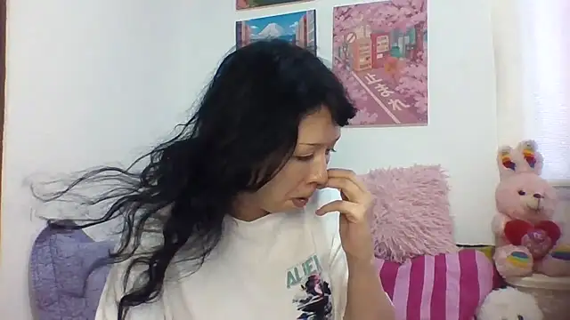 Snapshot of Haru_Queenn chatting on 09-12-25, 09:26 Haru Queenn online show from 09-12-25, 09:26