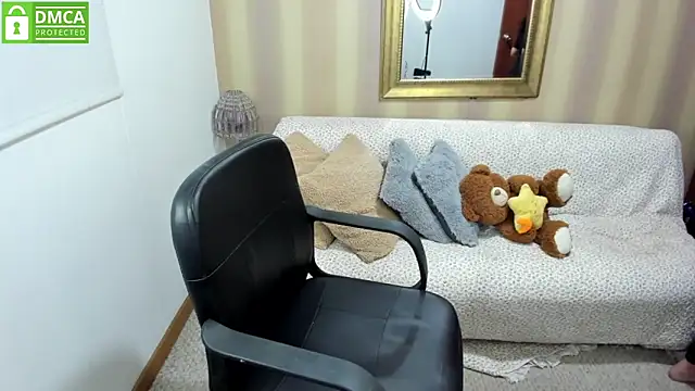 NicolettColin online show from 10-08-25, 08:39