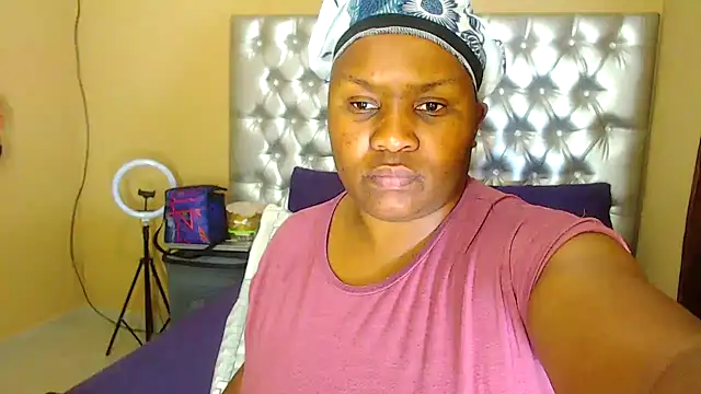 Snapshot of missboobsxx chatting on 10-29-25, 12:29 missboobsxx online show from 10-29-25, 12:29