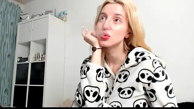 KenzieDawton online show from 03-23-25, 06:58