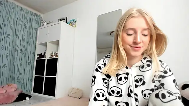 KenzieDawton online show from 10-27-25, 04:27