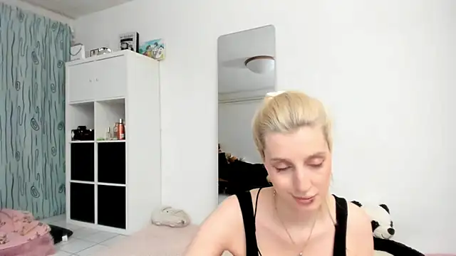 KenzieDawton online show from 04-27-26, 04:16