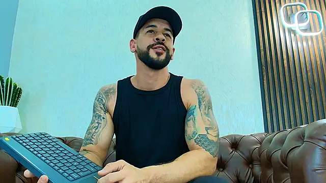 Snapshot of Petesevans chatting on 06-14-26, 12:08 Petesevans online show from 06-14-26, 12:08