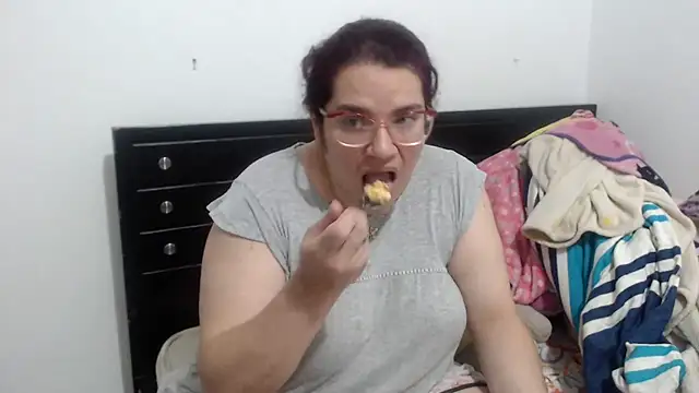 Snapshot of karlythoth@xh chatting on 03-07-25, 02:56 karlythothxh online show from 03-07-25, 02:56