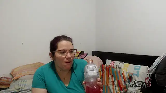 Snapshot of karlythoth@xh chatting on 03-21-25, 04:18 karlythothxh online show from 03-21-25, 04:18