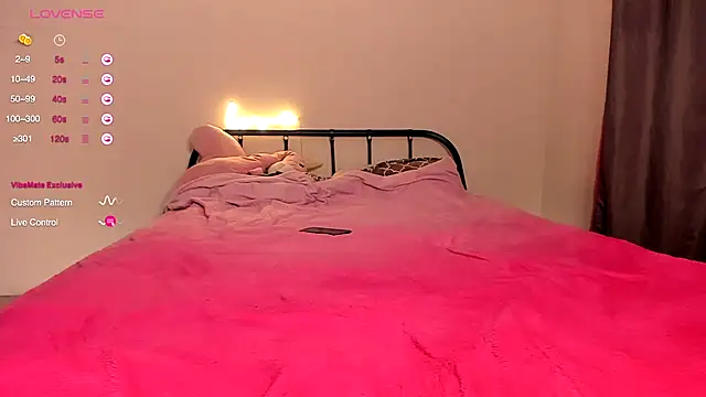 Snapshot of Milena_joline chatting on 12-05-25, 02:53 Milena joline online show from 12-05-25, 02:53