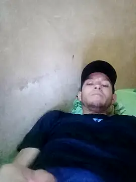 Snapshot of squirt_and_sex chatting on 12-25-24, 08:07 squirt and sex online show from 12-25-24, 08:07