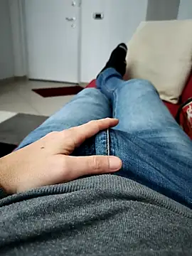 Snapshot of Markus_bst chatting on 12-17-25, 04:35 Markus bst online show from 12-17-25, 04:35