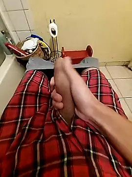 Snapshot of Bigstiffyuh chatting on 11-07-25, 09:53 Bigstiffyuh online show from 11-07-25, 09:53