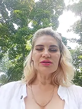 Snapshot of JennyOMay chatting on 07-31-26, 06:35 JennyOMay online show from 07-31-26, 06:35
