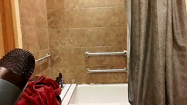 Snapshot of Maculine_Stayr chatting on 10-25-25, 03:36 Maculine Stayr online show from 10-25-25, 03:36