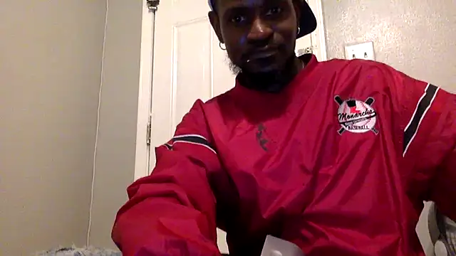 Snapshot of Maculine_Stayr chatting on 12-20-25, 11:01 Maculine Stayr online show from 12-20-25, 11:01