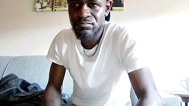 Snapshot of Maculine_Stayr chatting on 03-20-26, 02:00 Maculine Stayr online show from 03-20-26, 02:00