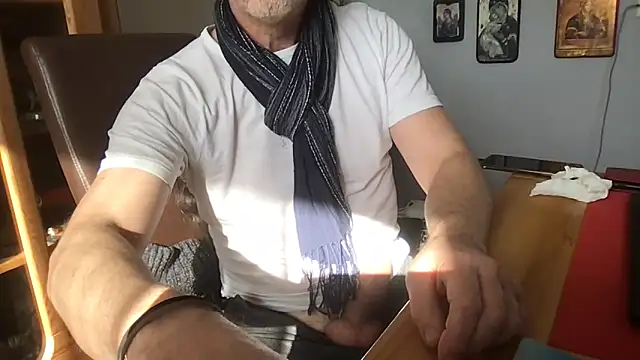 Snapshot of owlbimaik@xh chatting on 02-27-26, 10:26 owlbimaikxh online show from 02-27-26, 10:26