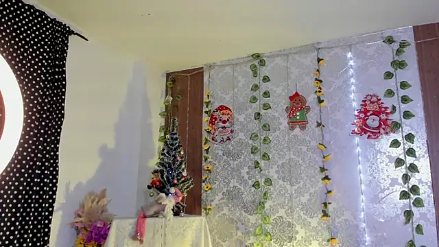 Snapshot of kelly_thomson chatting on 12-05-25, 01:25 kelly thomson online show from 12-05-25, 01:25