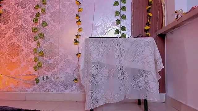 Snapshot of kelly_thomson chatting on 02-10-26, 02:37 kelly thomson online show from 02-10-26, 02:37