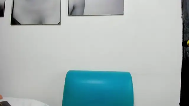 Snapshot of izzy_cum chatting on 01-16-25, 07:31 izzy cum online show from 01-16-25, 07:31