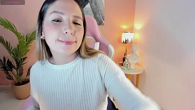 Snapshot of HannaMiller_1 chatting on 12-15-25, 11:53 HannaMiller 1 online show from 12-15-25, 11:53