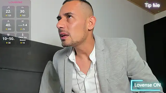 jhonyalzate2 online show from 05-21-26, 01:56