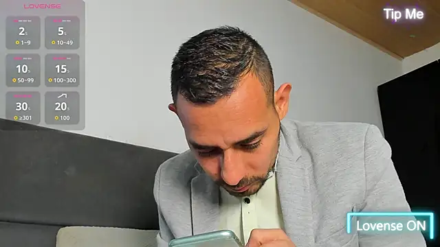 jhonyalzate2 online show from 05-30-26, 02:52