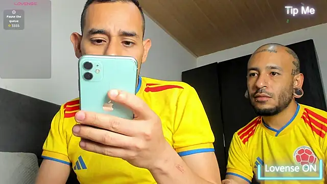 jhonyalzate2 online show from 06-19-26, 11:41