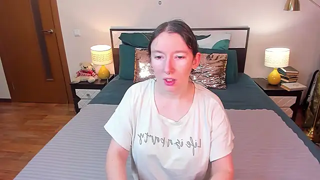 Snapshot of CatherineWalls chatting on 02-01-26, 04:11 CatherineWalls online show from 02-01-26, 04:11