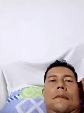 Snapshot of Lachuchaenlacara1988 chatting on 02-24-26, 12:52 Lachuchaenlacara1988 online show from 02-24-26, 12:52