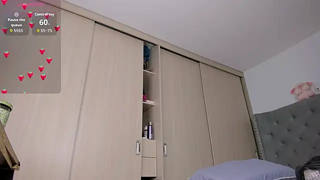 Snapshot of sussan_dream1 chatting on 07-14-26, 02:05 sussan dream1 online show from 07-14-26, 02:05