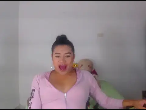 katrinawillff online show from 04-28-26, 02:33