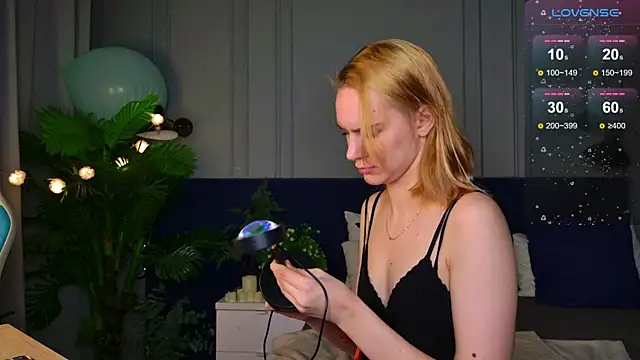 Ramona    online show from 11-26-25, 06:14