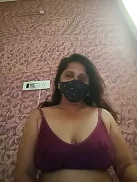 Snapshot of Indiantina chatting on 03-18-25, 10:25 Indiantina online show from 03-18-25, 10:25