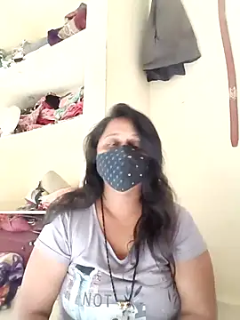 Snapshot of Indiantina chatting on 11-15-25, 10:12 Indiantina online show from 11-15-25, 10:12