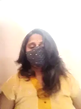 Snapshot of Indiantina chatting on 02-19-26, 10:11 Indiantina online show from 02-19-26, 10:11