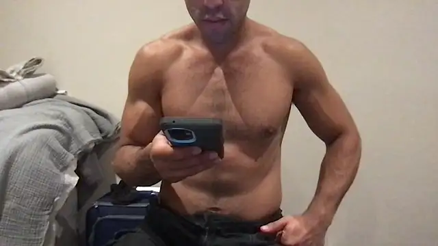 Snapshot of BigGuyMuscle chatting on 02-06-25, 05:35 BigGuyMuscle online show from 02-06-25, 05:35