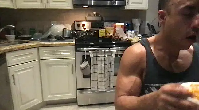 Snapshot of BigGuyMuscle chatting on 02-26-25, 12:49 BigGuyMuscle online show from 02-26-25, 12:49