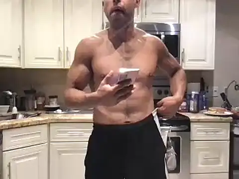Snapshot of BigGuyMuscle chatting on 03-11-25, 02:54 BigGuyMuscle online show from 03-11-25, 02:54