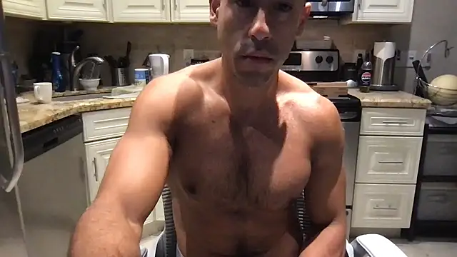 Snapshot of BigGuyMuscle chatting on 09-20-25, 02:51 BigGuyMuscle online show from 09-20-25, 02:51