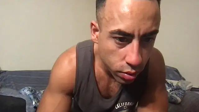 Snapshot of BigGuyMuscle chatting on 10-10-25, 11:37 BigGuyMuscle online show from 10-10-25, 11:37
