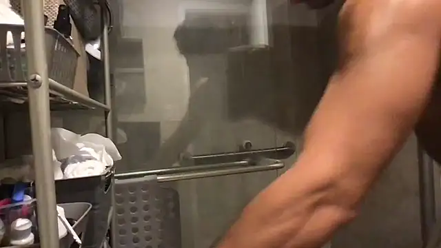 BigGuyMuscle online show from 06-12-26, 02:32