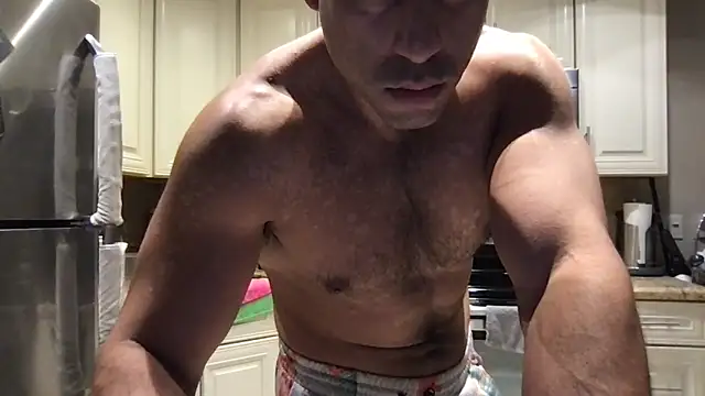 BigGuyMuscle online show from 06-16-26, 04:48