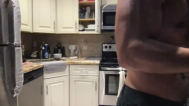 BigGuyMuscle online show from 06-18-26, 11:20