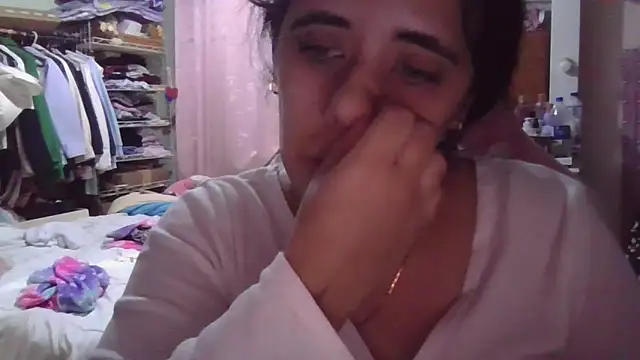 Snapshot of annarose19 chatting on 12-12-24, 01:21 annarose19 online show from 12-12-24, 01:21