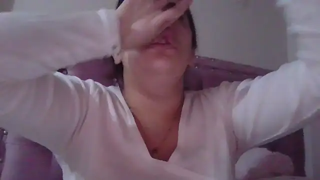 Snapshot of annarose19 chatting on 12-12-24, 11:25 annarose19 online show from 12-12-24, 11:25