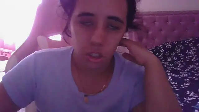 Snapshot of annarose19 chatting on 12-16-24, 07:54 annarose19 online show from 12-16-24, 07:54