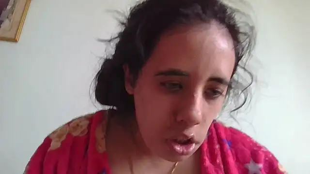 Snapshot of annarose19 chatting on 12-19-24, 04:35 annarose19 online show from 12-19-24, 04:35