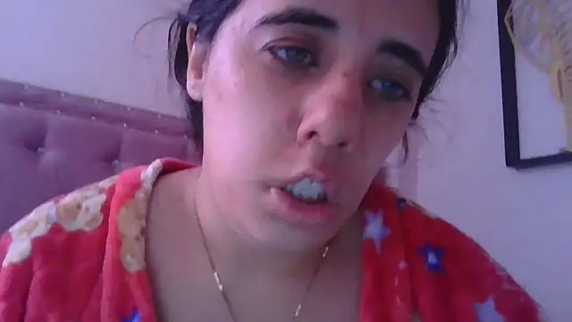 Snapshot of annarose19 chatting on 12-21-24, 05:40 annarose19 online show from 12-21-24, 05:40