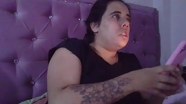 Snapshot of annarose19 chatting on 01-10-25, 01:53 annarose19 online show from 01-10-25, 01:53