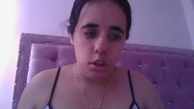 Snapshot of annarose19 chatting on 01-21-25, 09:25 annarose19 online show from 01-21-25, 09:25