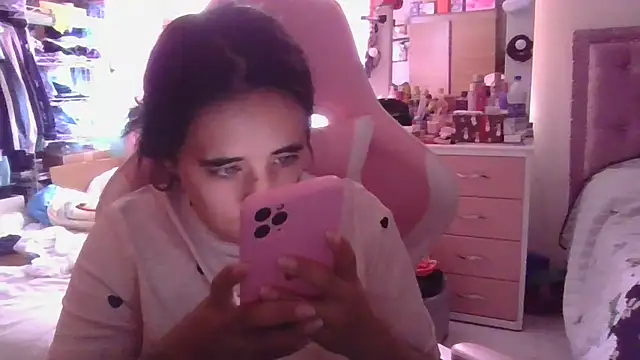 Snapshot of annarose19 chatting on 01-29-25, 10:32 annarose19 online show from 01-29-25, 10:32
