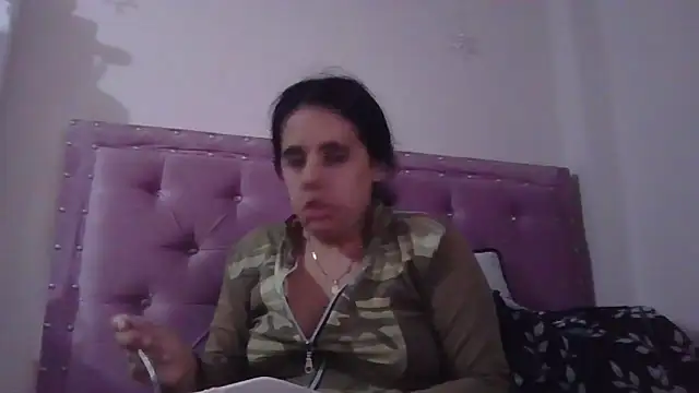Snapshot of annarose19 chatting on 02-11-25, 02:03 annarose19 online show from 02-11-25, 02:03